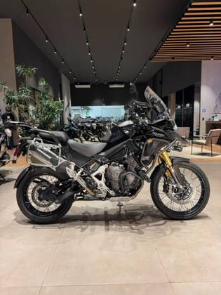 TRIUMPH TIGER 1200 RALLY BLACK EDITION TRIUMPH TIGER 1200 RALLY BLACK EDITION